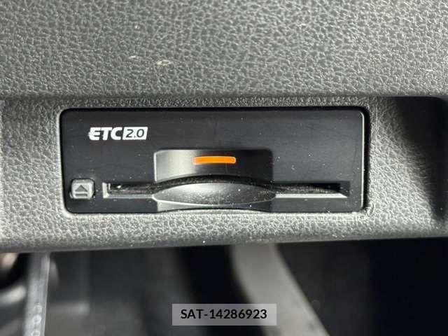 Nissan LEAF 2021-07 8525455-6