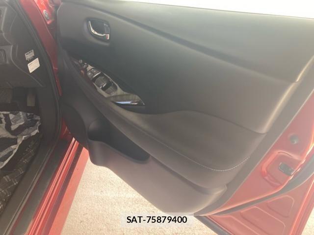 Nissan LEAF 2019-02 8525459-13