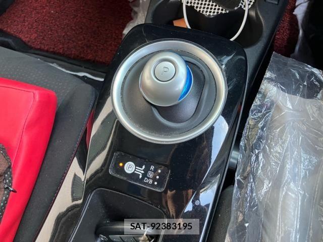 Nissan LEAF 2016-06 8525461-17