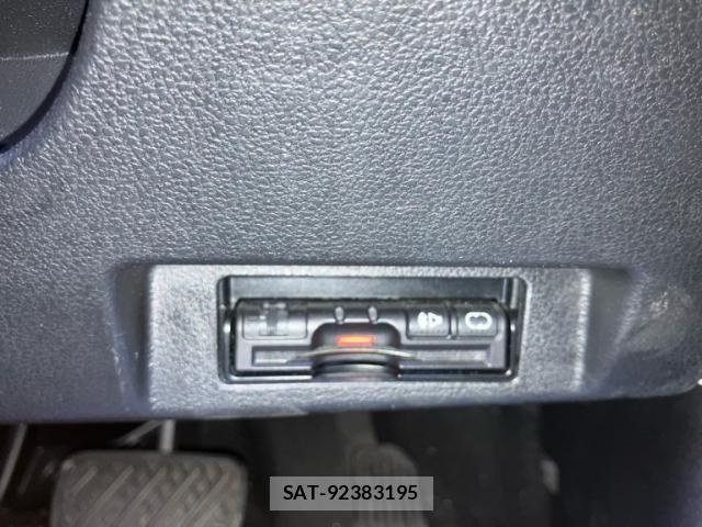Nissan LEAF 2016-06 8525461-19