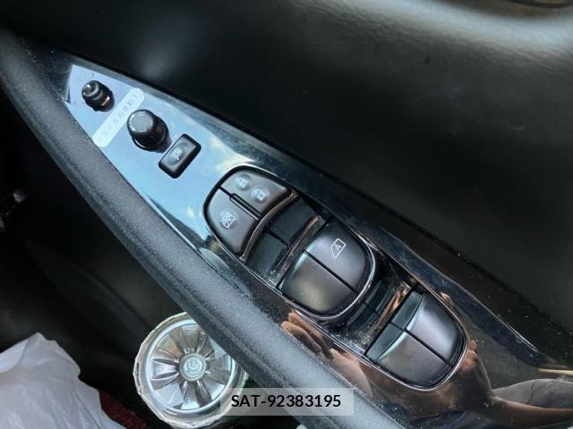 Nissan LEAF 2016-06 8525461-20