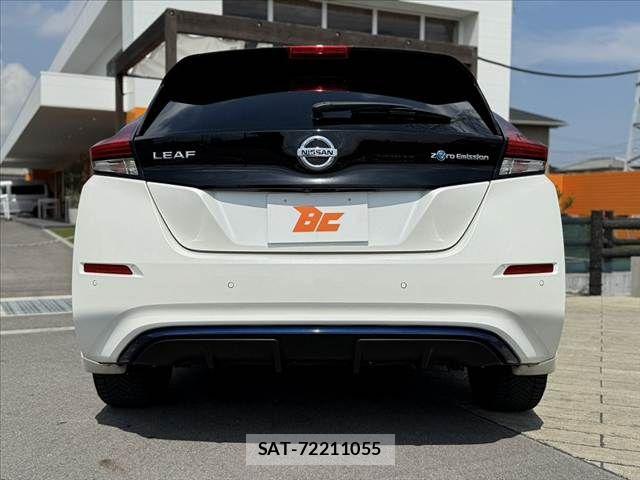 Nissan LEAF 2018-01 8525457-13
