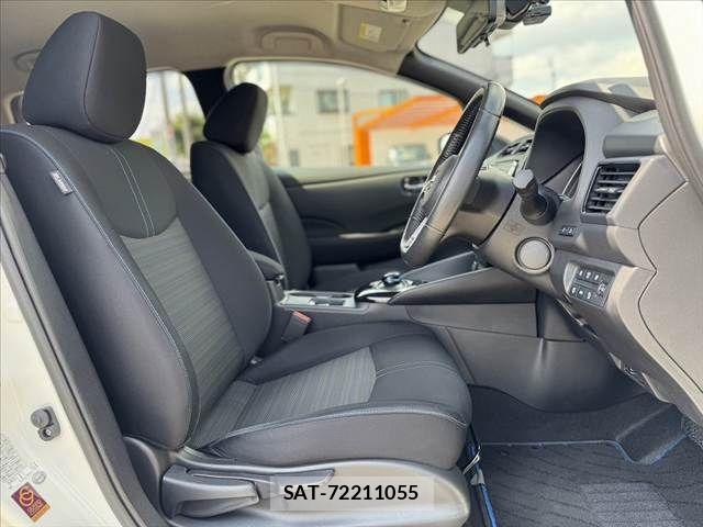 Nissan LEAF 2018-01 8525457-15