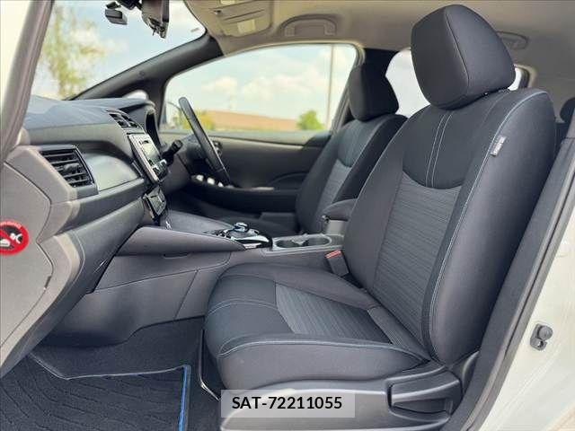 Nissan LEAF 2018-01 8525457-16