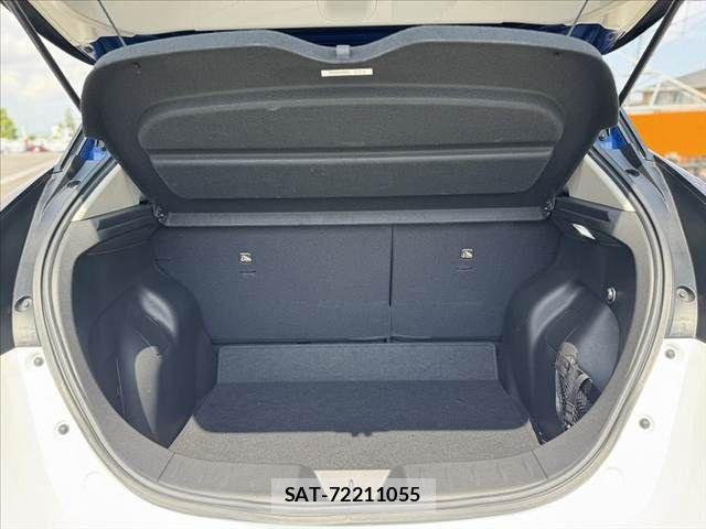 Nissan LEAF 2018-01 8525457-19