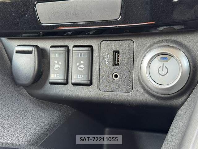 Nissan LEAF 2018-01 8525457-24