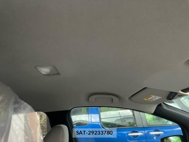 Nissan LEAF 2017-10 8562363-17