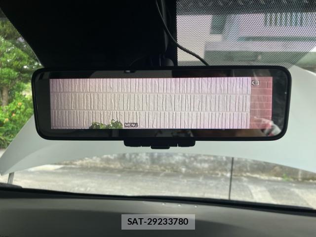 Nissan LEAF 2017-10 8562363-25