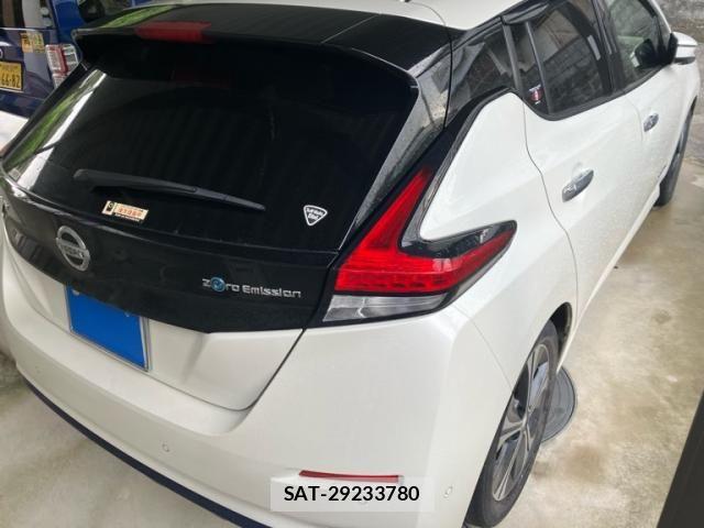 Nissan LEAF 2017-10 8562363-3