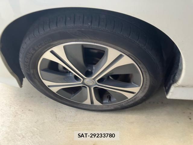 Nissan LEAF 2017-10 8562363-7