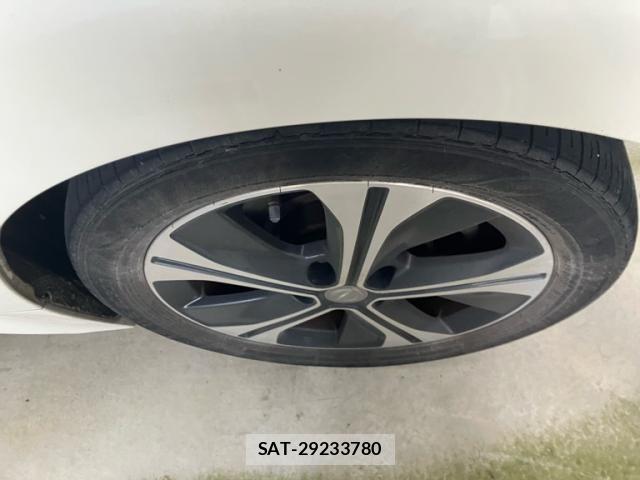 Nissan LEAF 2017-10 8562363-8