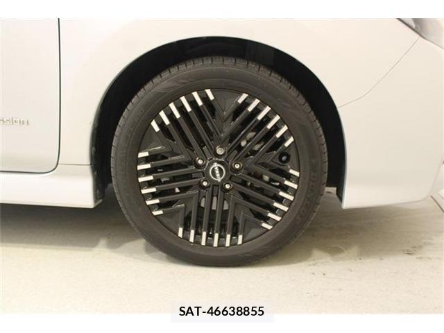 Nissan LEAF 2022-06 8562360-21