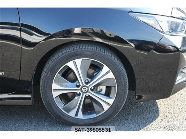 Nissan LEAF 2020-06 8562362-9