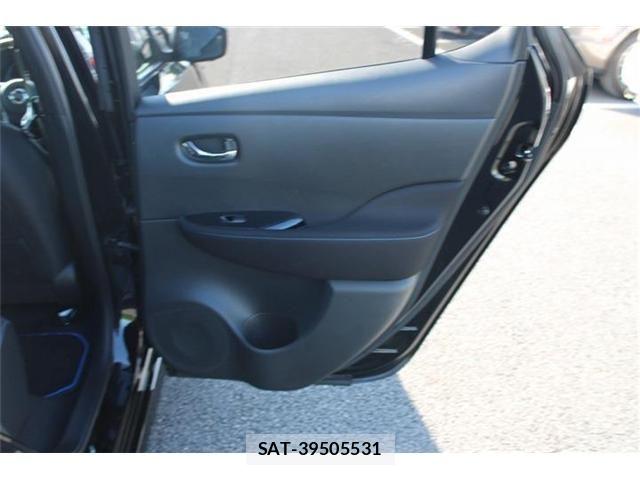 Nissan LEAF 2020-06 8562362-25