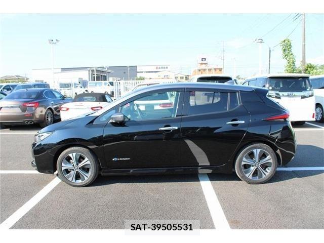 Nissan LEAF 2020-06 8562362-4