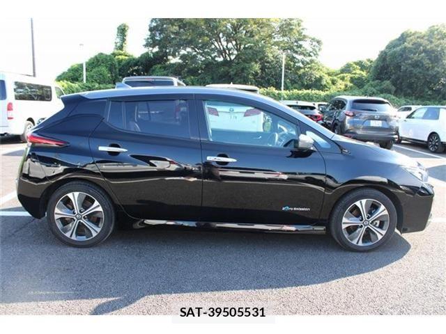 Nissan LEAF 2020-06 8562362-8