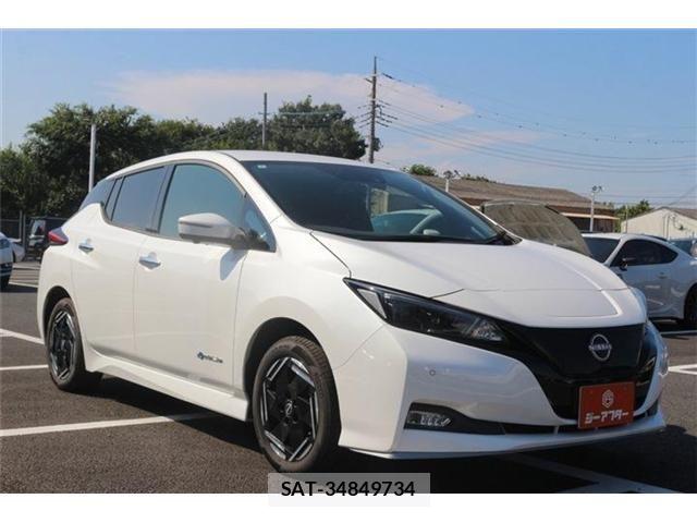 Nissan LEAF 2022-07 8562358-12