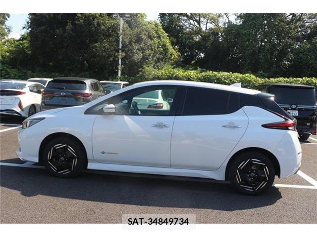 Nissan LEAF 2022-07 8562358-20