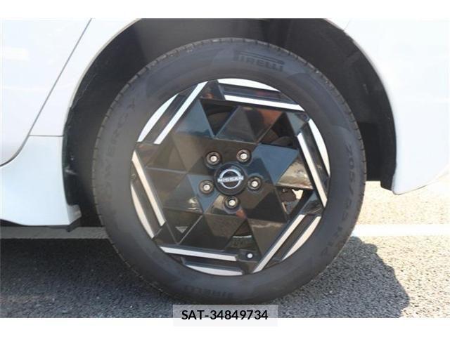 Nissan LEAF 2022-07 8562358-27