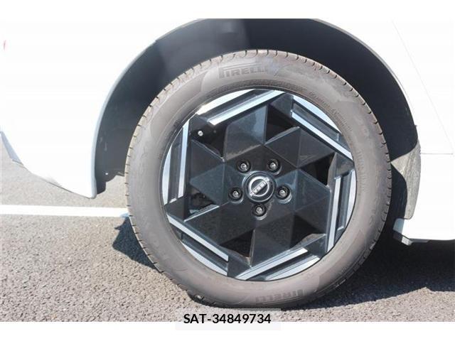 Nissan LEAF 2022-07 8562358-28