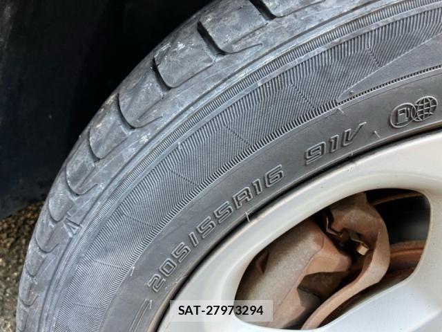 Nissan LEAF 2011-08 8562365-9