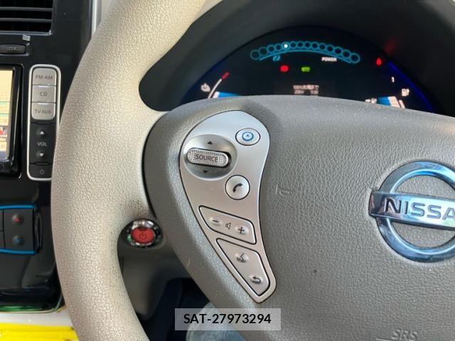 Nissan LEAF 2011-08 8562365-16