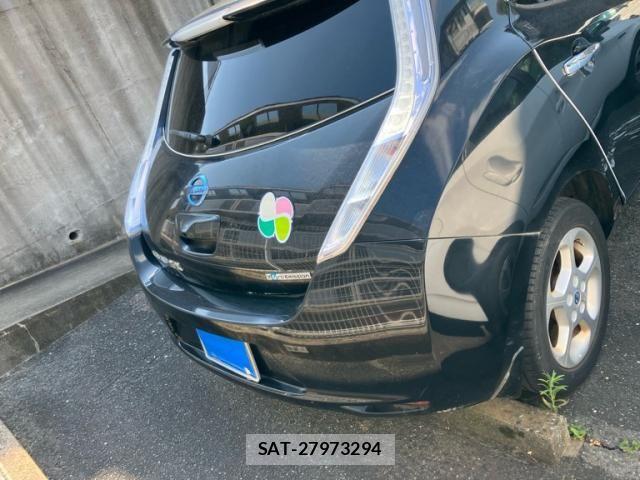 Nissan LEAF 2011-08 8562365-2