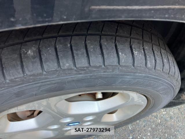 Nissan LEAF 2011-08 8562365-7