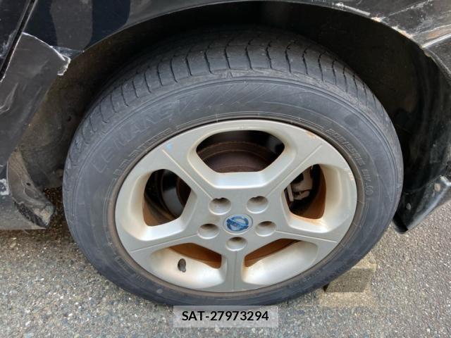 Nissan LEAF 2011-08 8562365-8