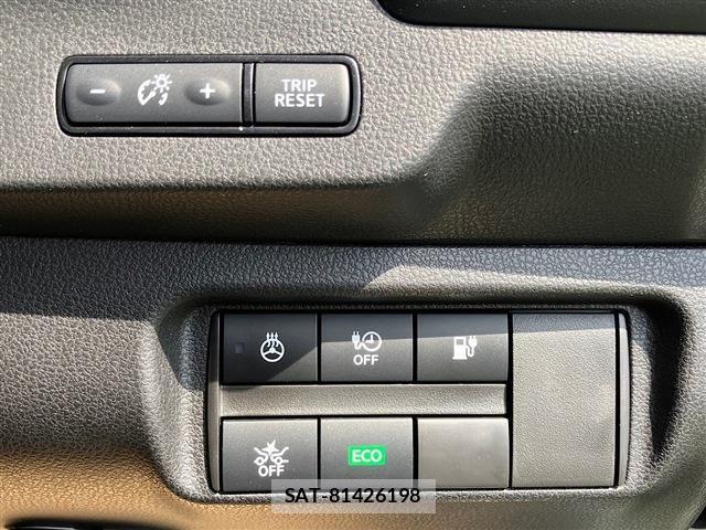 Nissan LEAF 2022-06 8562357-9