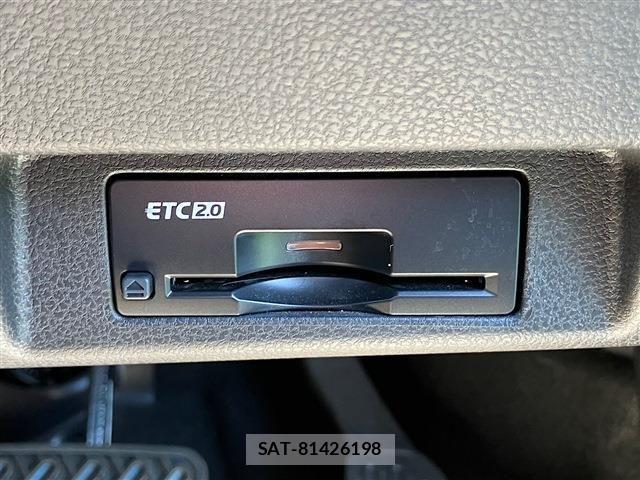 Nissan LEAF 2022-06 8562357-10