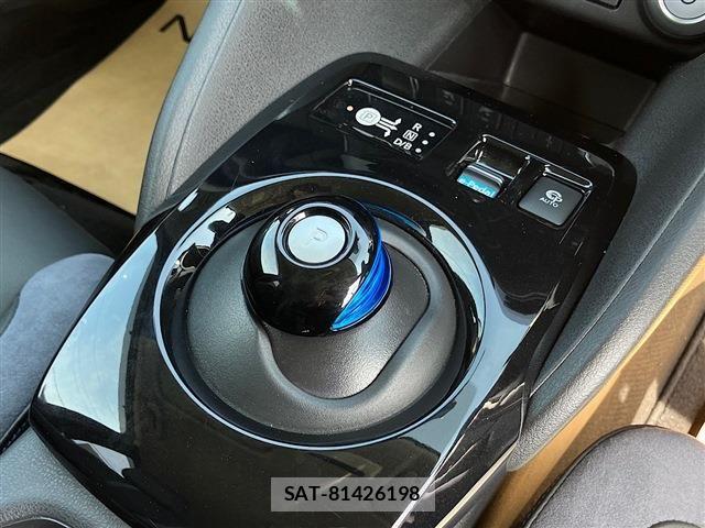 Nissan LEAF 2022-06 8562357-11