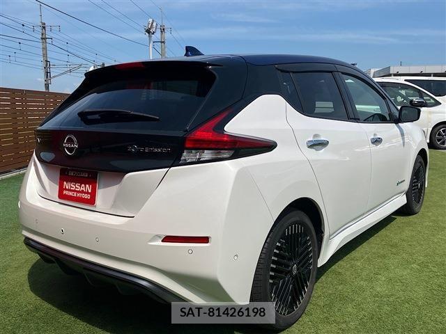 Nissan LEAF 2022-06 8562357-1