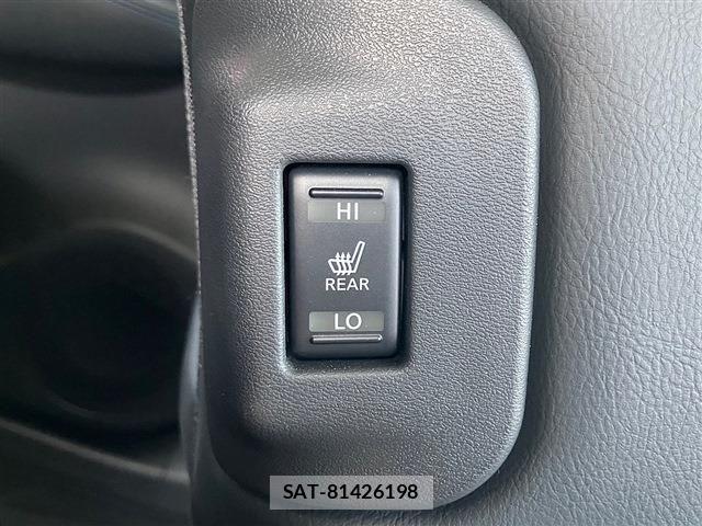 Nissan LEAF 2022-06 8562357-22