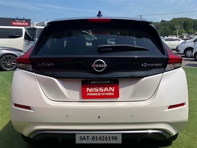 Nissan LEAF 2022-06 8562357-6