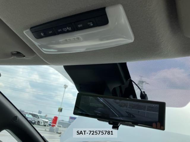 Nissan LEAF 2022-11 8562359-12