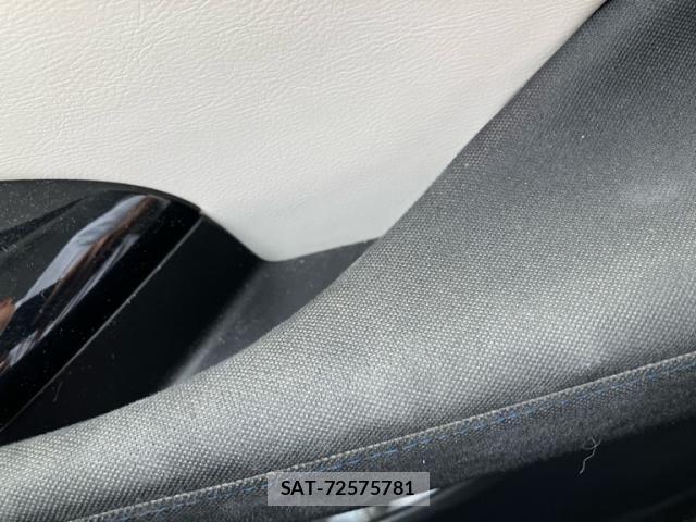 Nissan LEAF 2022-11 8562359-17