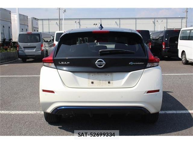 Nissan LEAF 2020-10 8562361-12