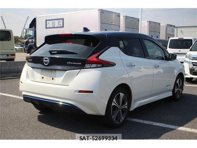 Nissan LEAF 2020-10 8562361-13