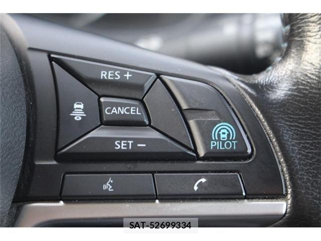 Nissan LEAF 2020-10 8562361-4