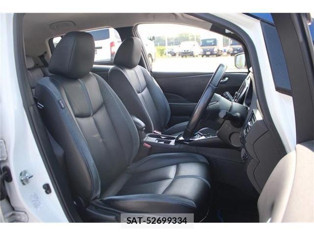 Nissan LEAF 2020-10 8562361-5