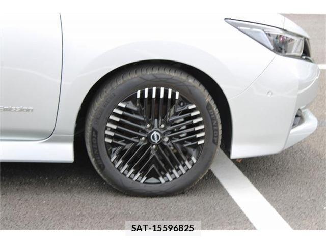Nissan LEAF 2023-01 8627405-9