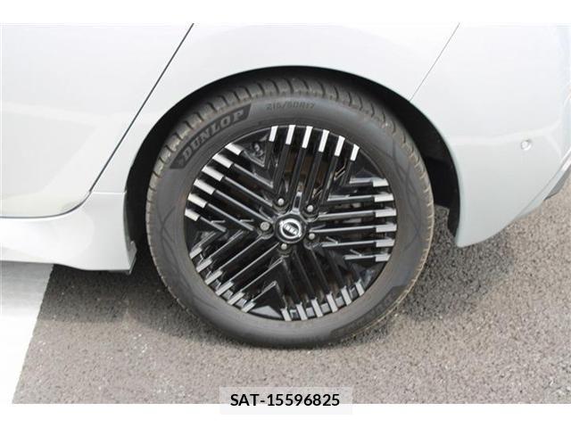 Nissan LEAF 2023-01 8627405-11