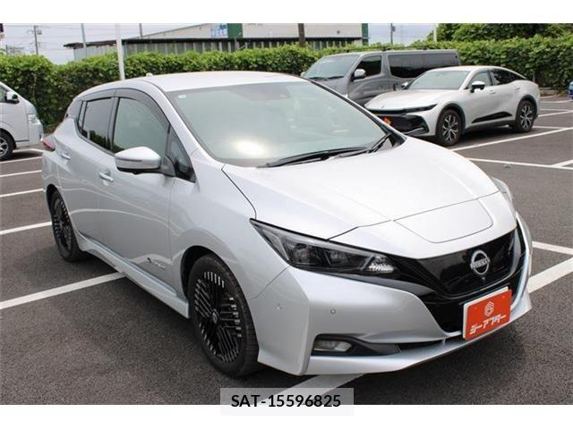 Nissan LEAF 2023-01 8627405-1