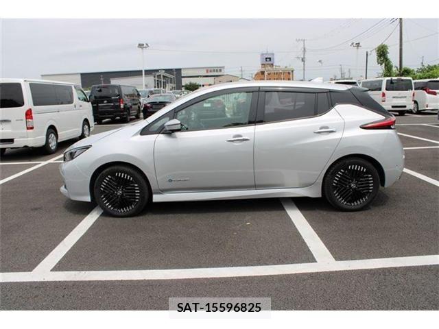 Nissan LEAF 2023-01 8627405-4