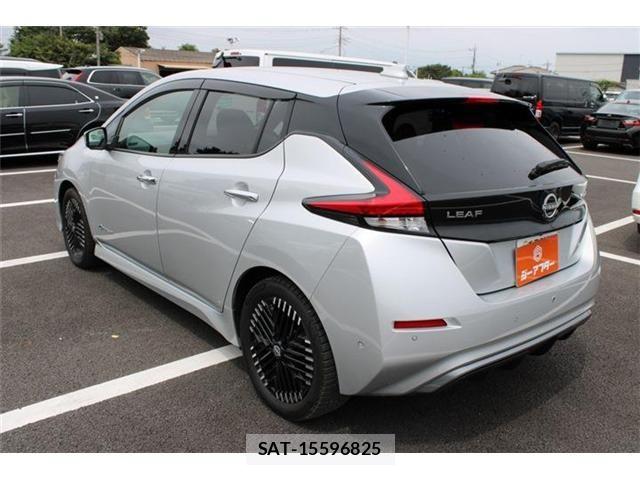 Nissan LEAF 2023-01 8627405-5