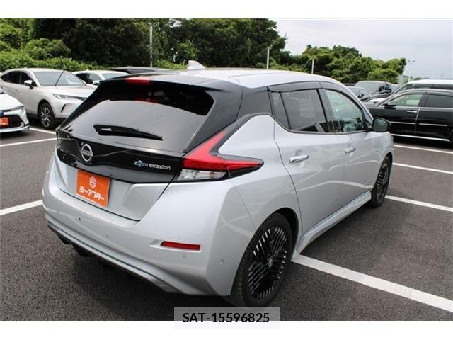 Nissan LEAF 2023-01 8627405-7