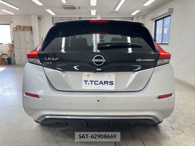 Nissan LEAF 2025-09 8627404-23