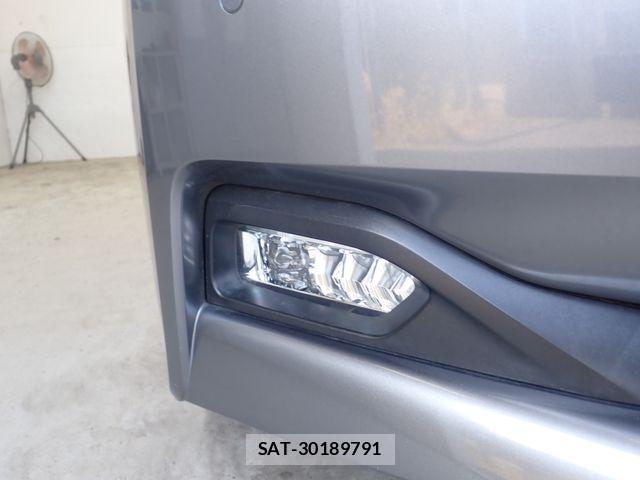 Nissan LEAF 2017-11 8627408-9