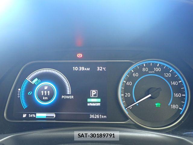 Nissan LEAF 2017-11 8627408-12